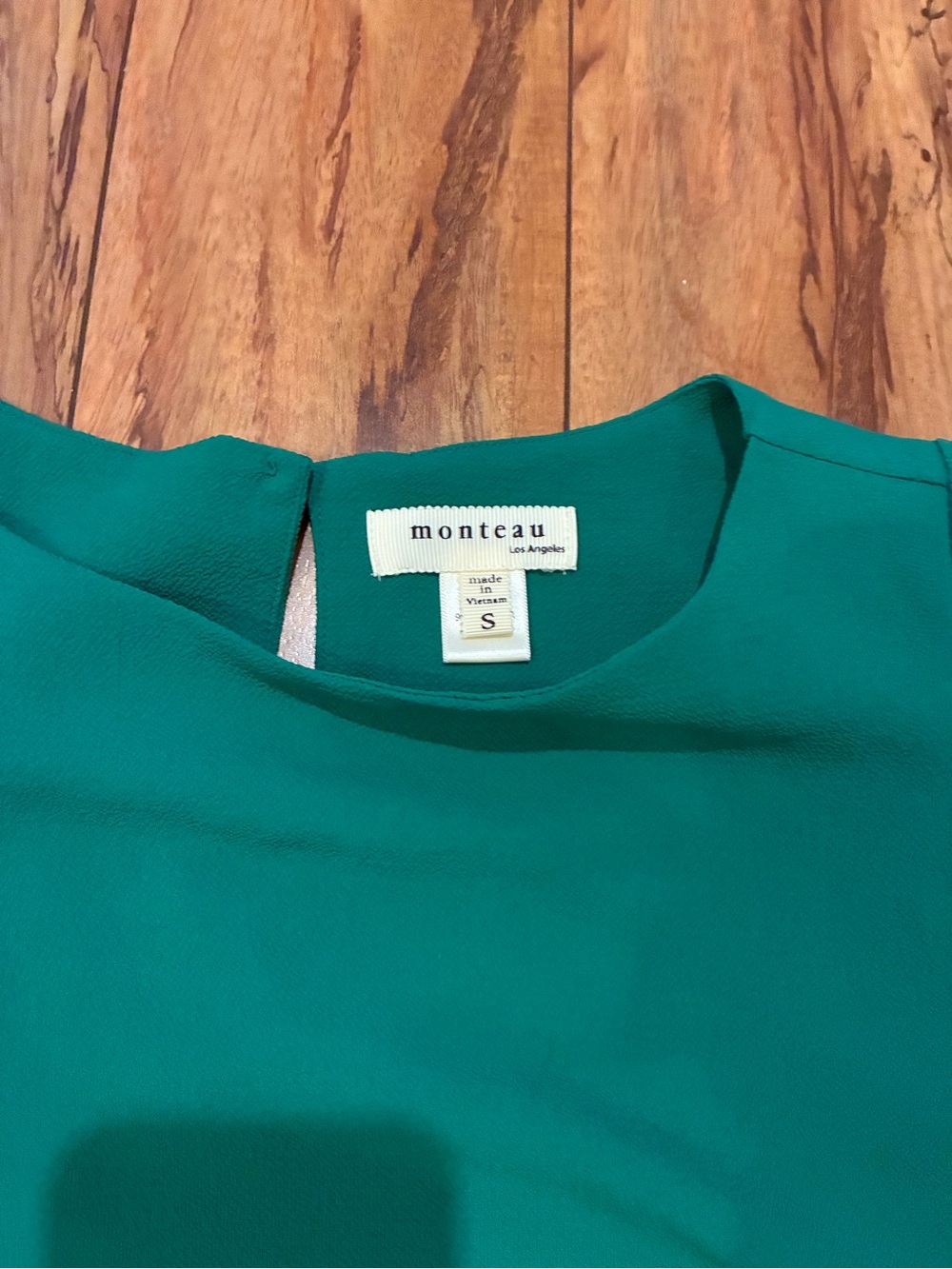 Monteau Green Ruffle Sleeve Shell Top - Picture 4 of 4